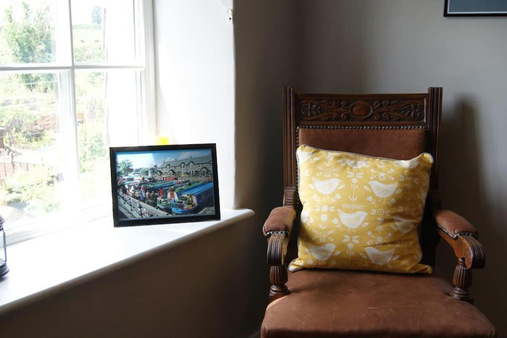 Top Floor At Cantref House Brecon Bagian luar foto