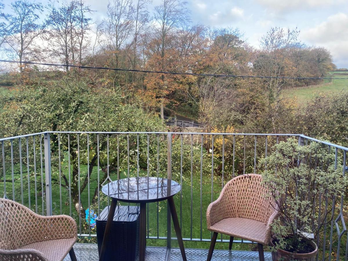 Top Floor At Cantref House Brecon Bagian luar foto