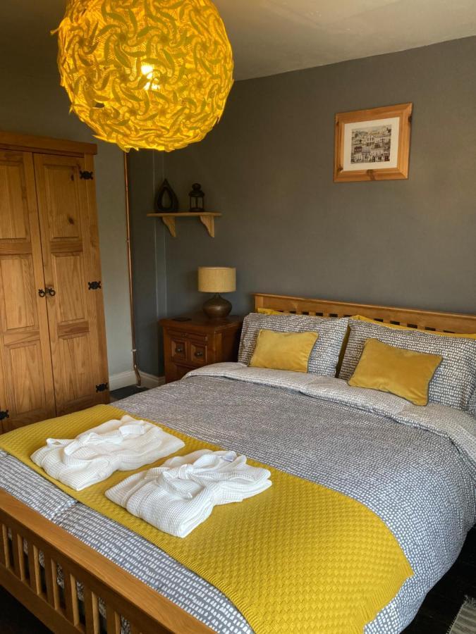 Top Floor At Cantref House Brecon Bagian luar foto